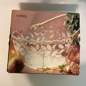 NWT WP&G - Large crystal frosted glass oval bowl (9”x11”) with rattan ha…